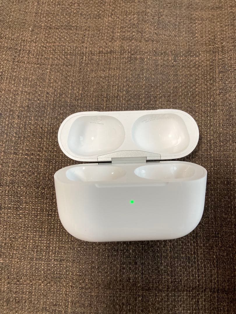AirPods PRO2本体 美品 充電ケーブル付き＋ESR保護ケース付き