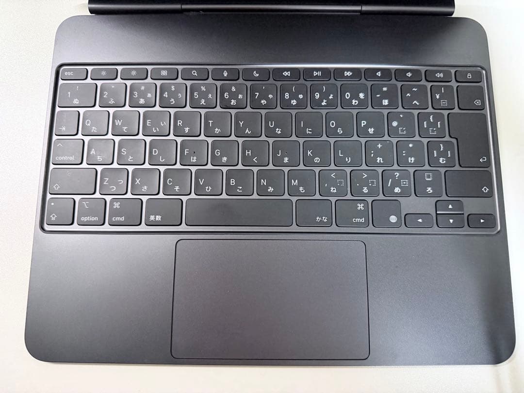 Magic Keyboard iPad 13インチ　M4.M5 Apple