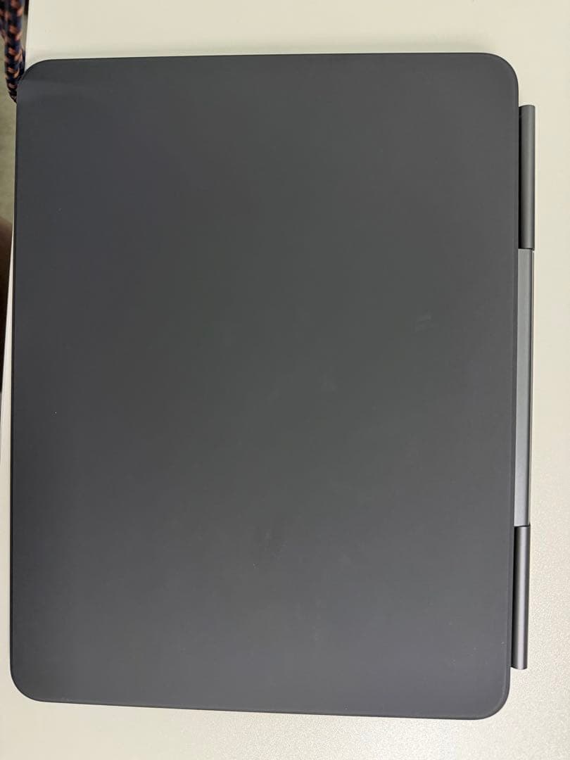 Magic Keyboard iPad 13インチ　M4.M5 Apple