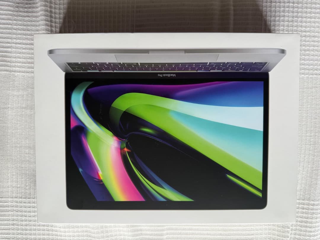 MacBook Pro M2。13インチ。16GB/256GB