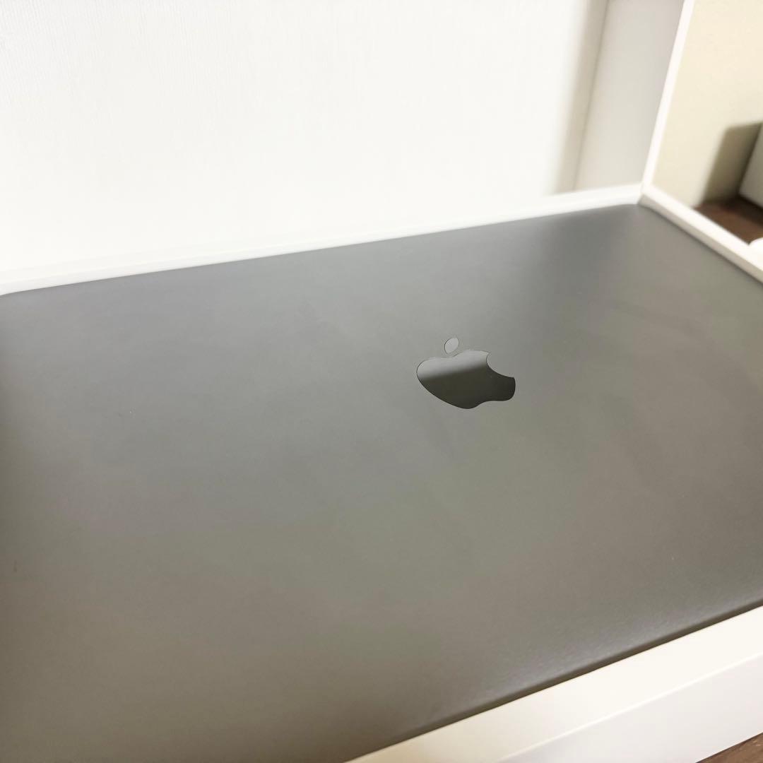 MacBook Pro 13インチ 2020 / 16GB / 256GB