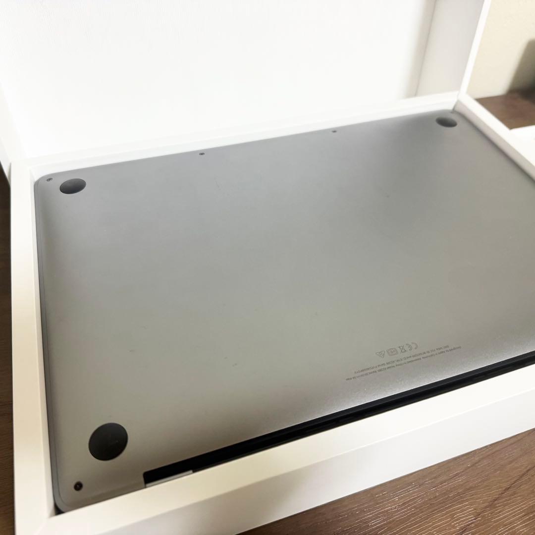 MacBook Pro 13インチ 2020 / 16GB / 256GB