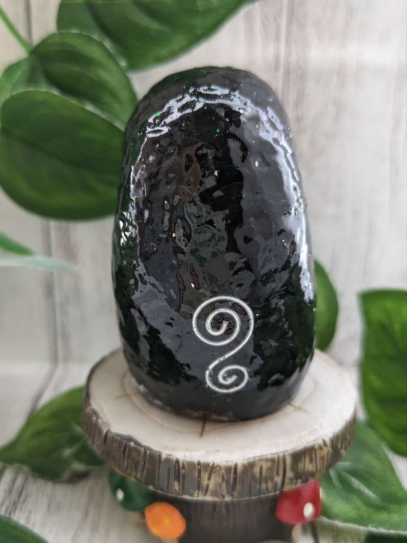 【つる927】ミニサイズ！ペリドットの蝶ネクタイねこちゃん形オルゴ☆他３点