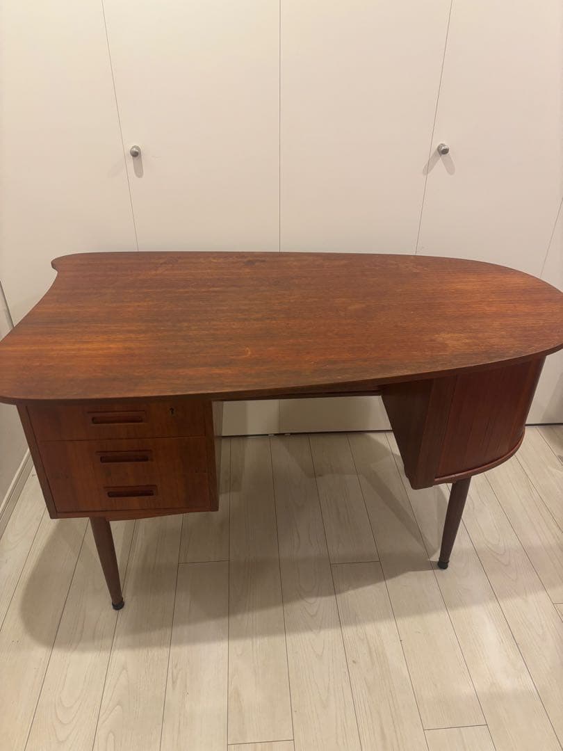 ヴィンテージ　北欧家具　チーク材　キドニーデスク　デンマーク