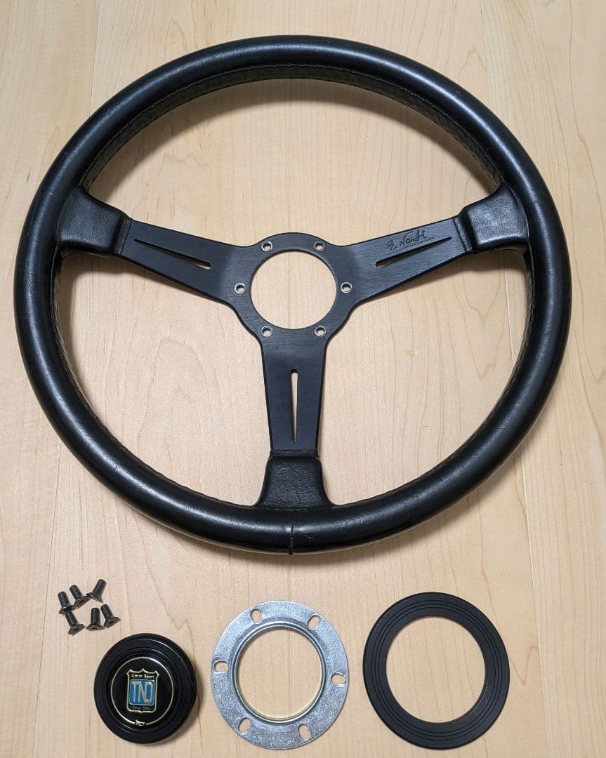 NARDI クラッシックレザーステアリング 　当時物
