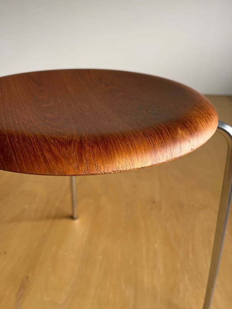 スツール Arne Jacobsen 3170 Teak FRITZ HANSEN