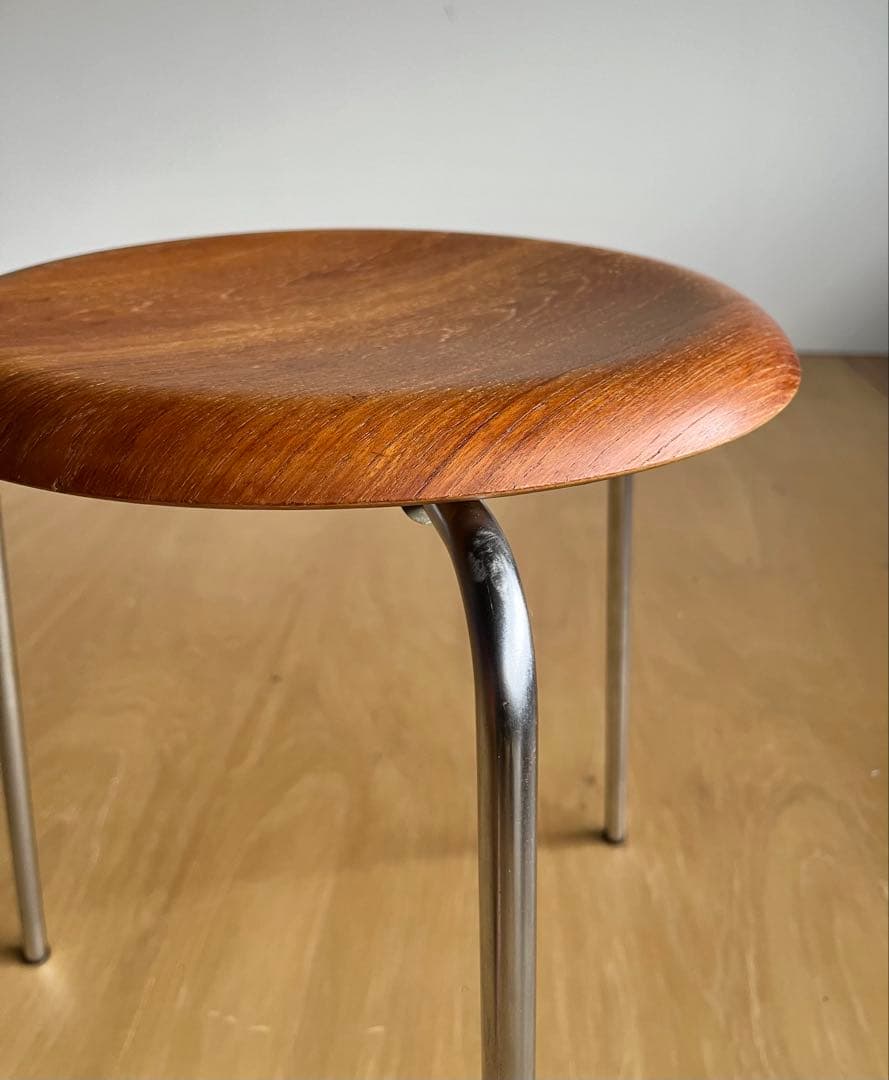 スツール Arne Jacobsen 3170 Teak FRITZ HANSEN