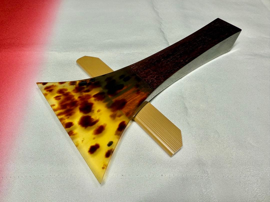 【極上美品】津軽三味線 最高級 鼈甲撥 虎トチ 紅木台 極厚べっ甲 バチ 太棹