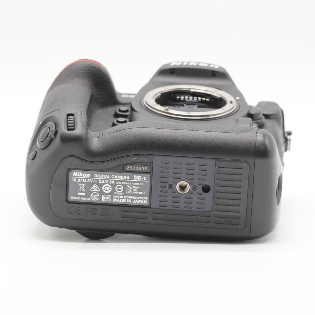 【元箱付き・ショット数8,863】Nikon D5 (CF-Type)