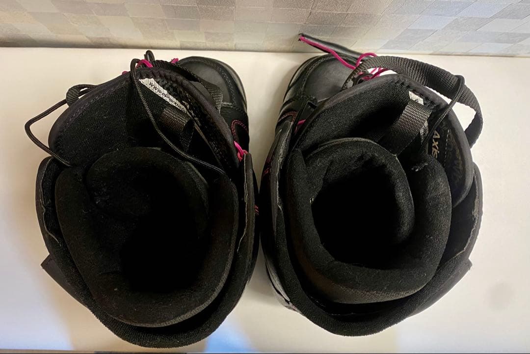 【値下げ】【美品】スノーボードブーツ 女性用　24cm