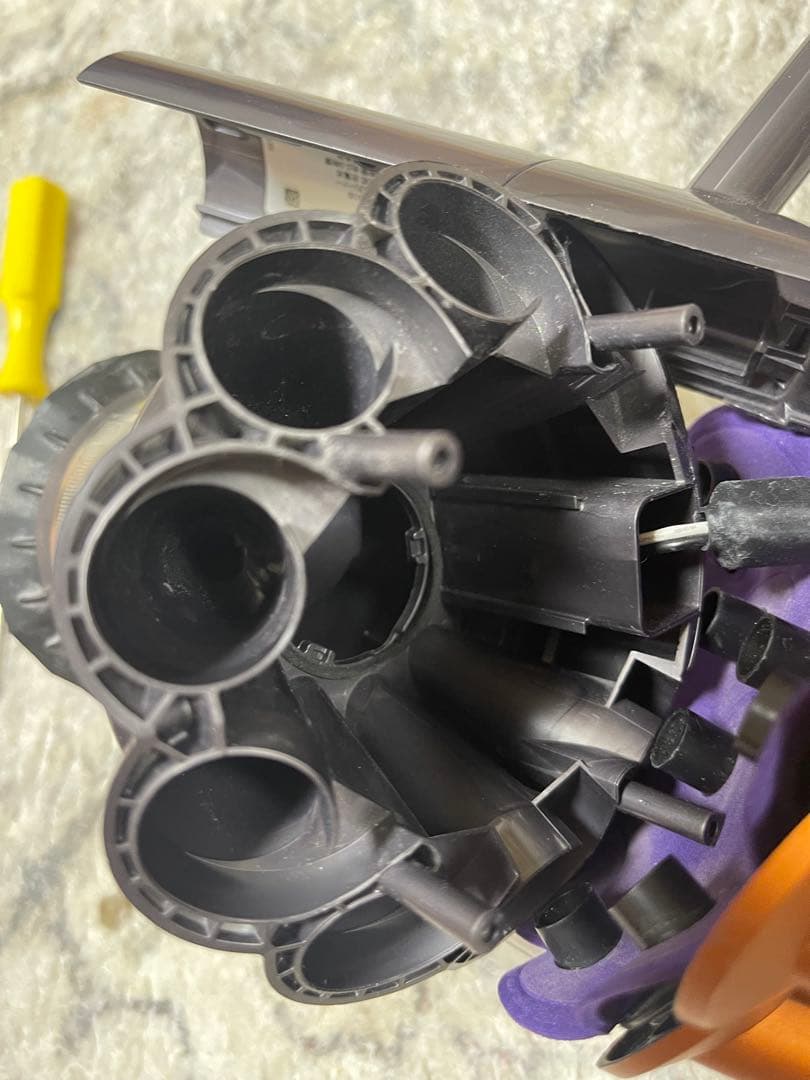 【良品】Dyson V12 SV20 Detect Slim コードレス掃除機