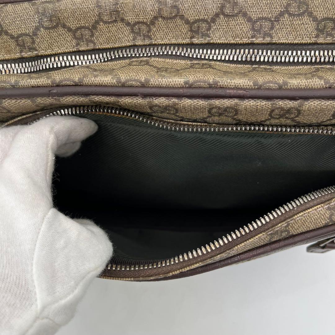 GUCCI ショルダーバッグ カメラバッグ GGスプリーム ロゴ型押し 男女可能