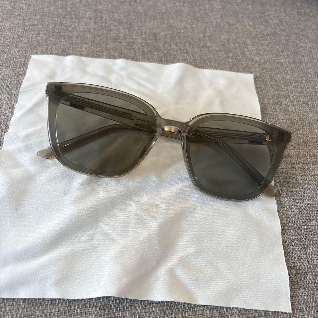 Gentle Monster グレー キャットアイサングラス