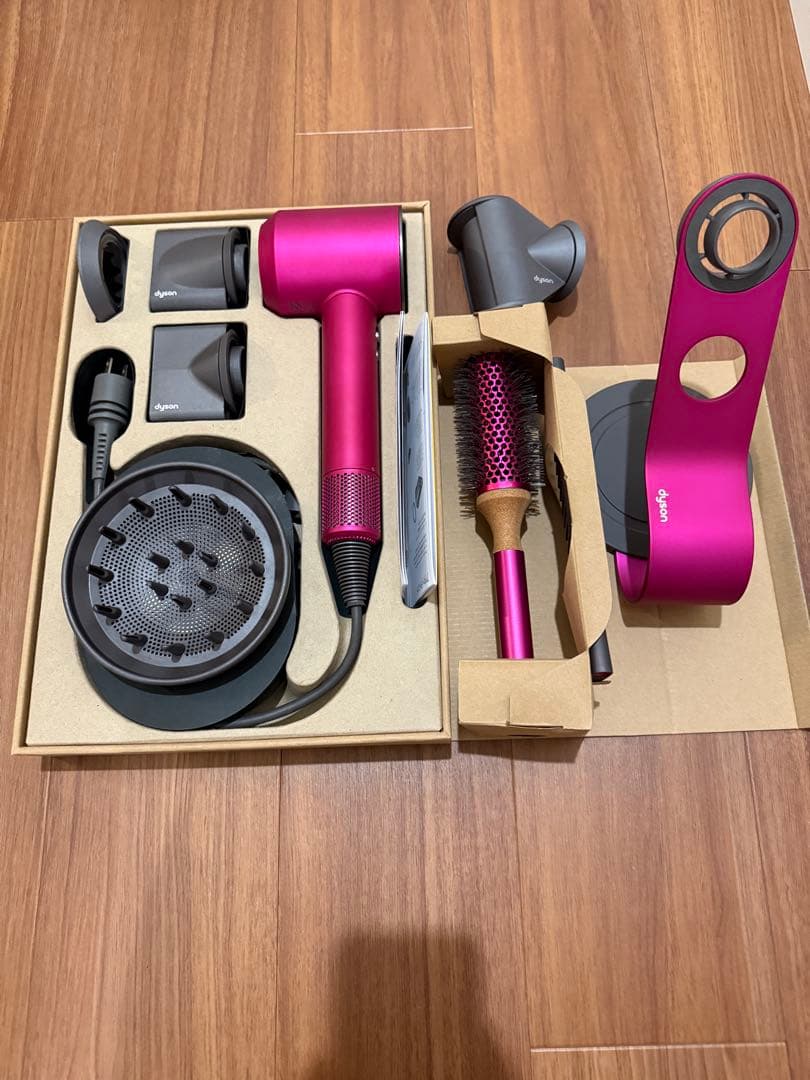 Dyson ヘアドライヤー 限定色＆限定付属品(母の日) ＋浮き毛ツール