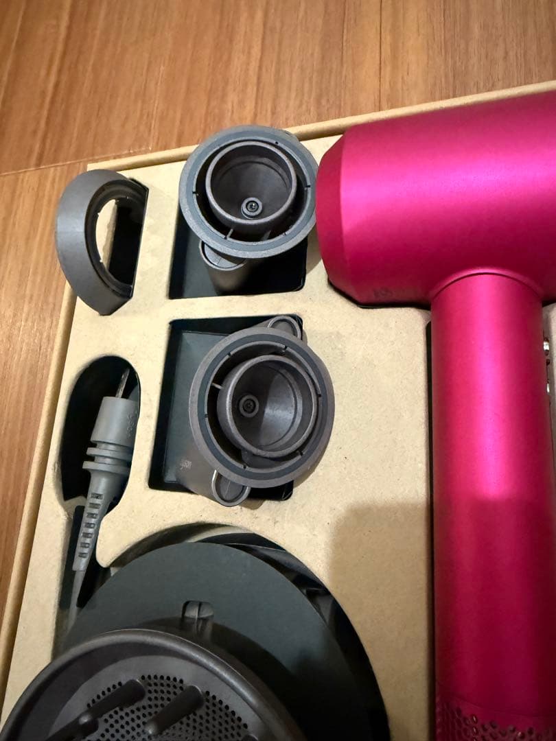 Dyson ヘアドライヤー 限定色＆限定付属品(母の日) ＋浮き毛ツール