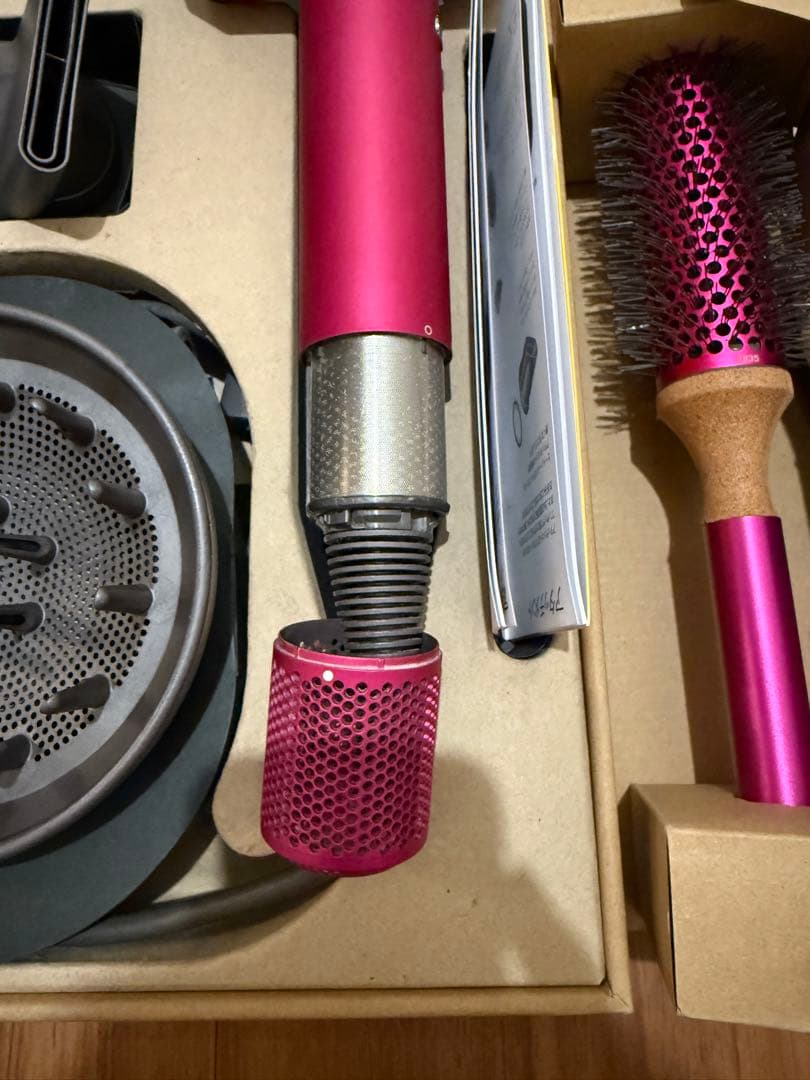 Dyson ヘアドライヤー 限定色＆限定付属品(母の日) ＋浮き毛ツール