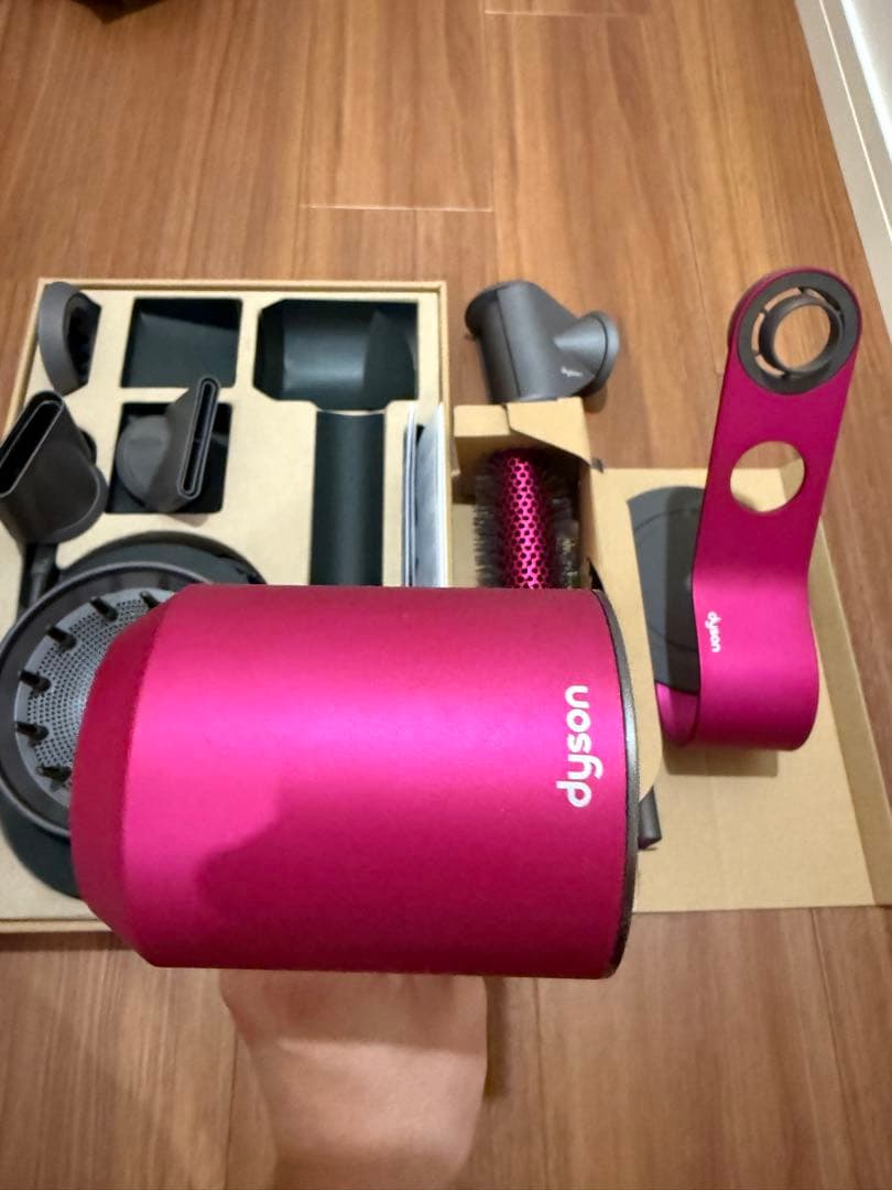 Dyson ヘアドライヤー 限定色＆限定付属品(母の日) ＋浮き毛ツール