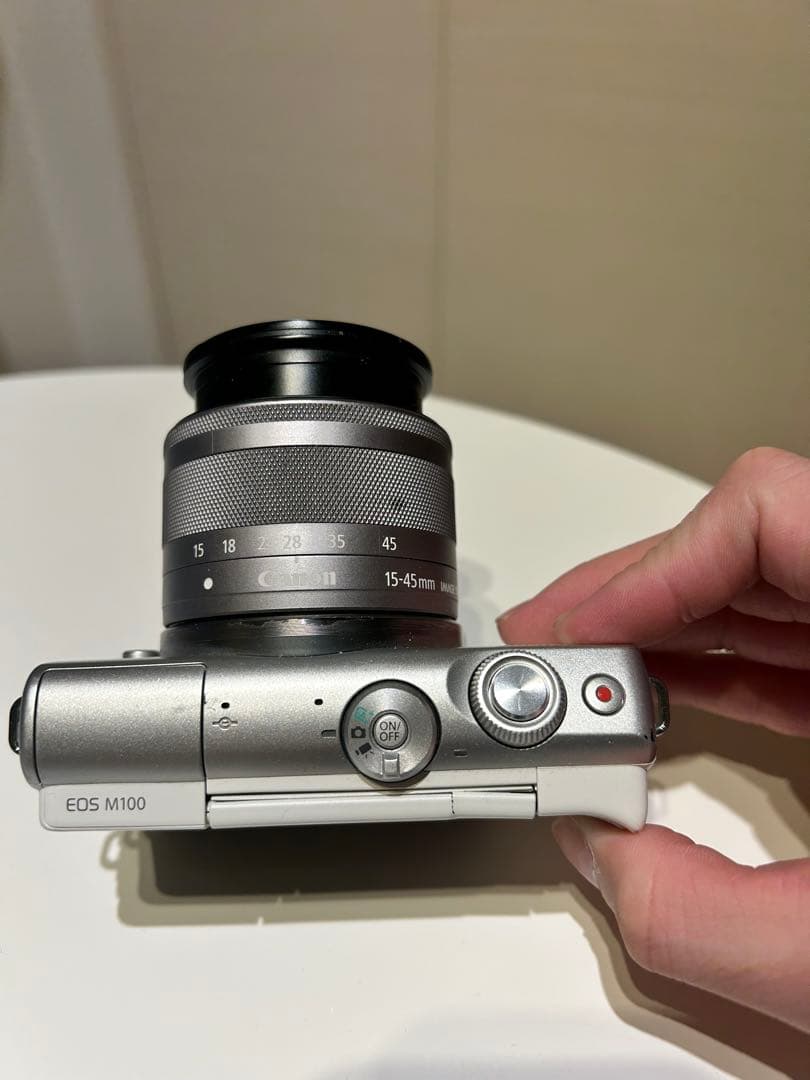 【値下げ中❗️】Canon EOS M100 ミラーレスカメラ