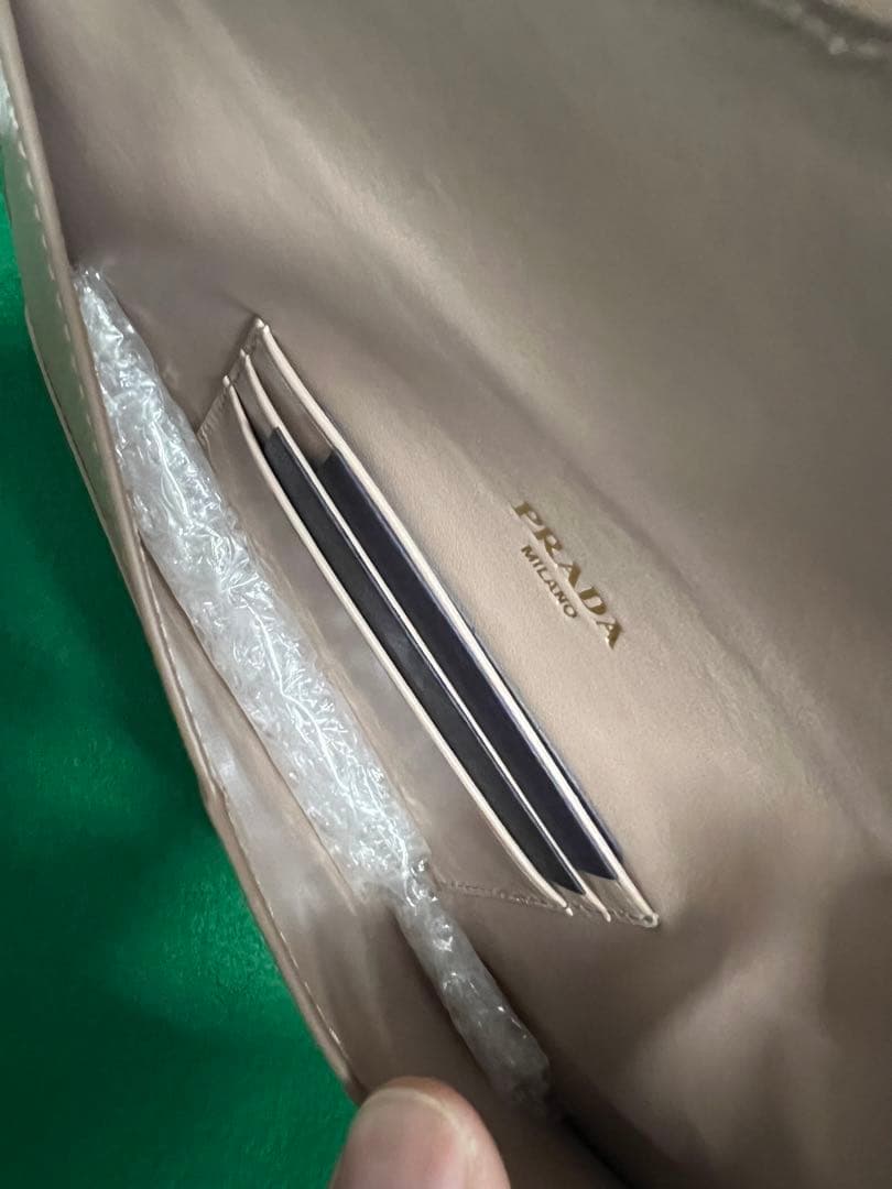 新品未使用【PRADA】 エンベロープウォレット　1mf175 匿名配送