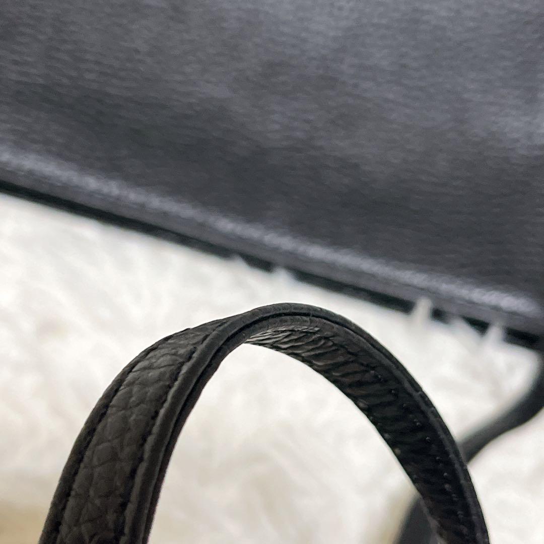 美品　HushTug サコッシュ ショルダーバッグ 本革　ブラック