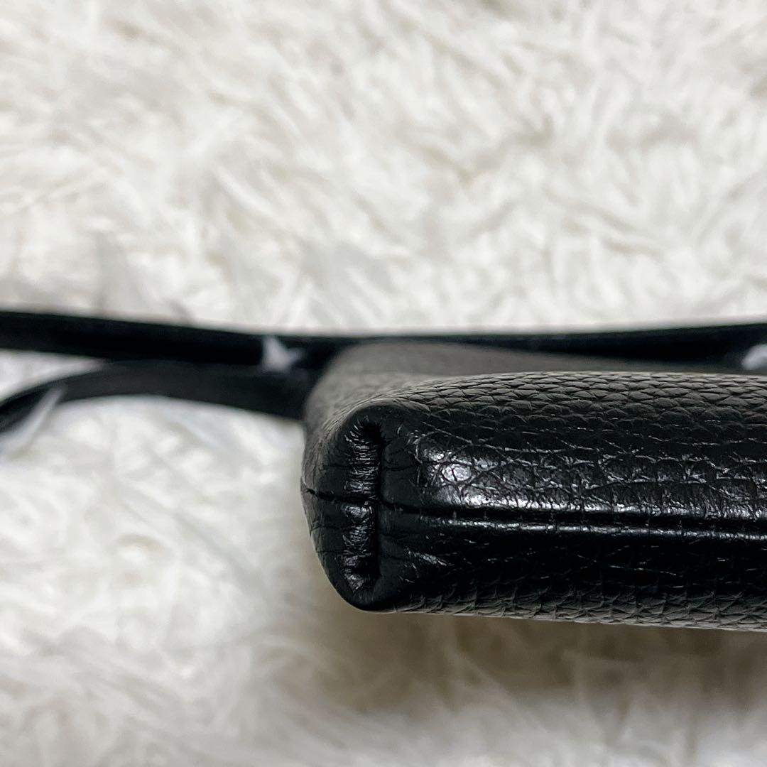 美品　HushTug サコッシュ ショルダーバッグ 本革　ブラック