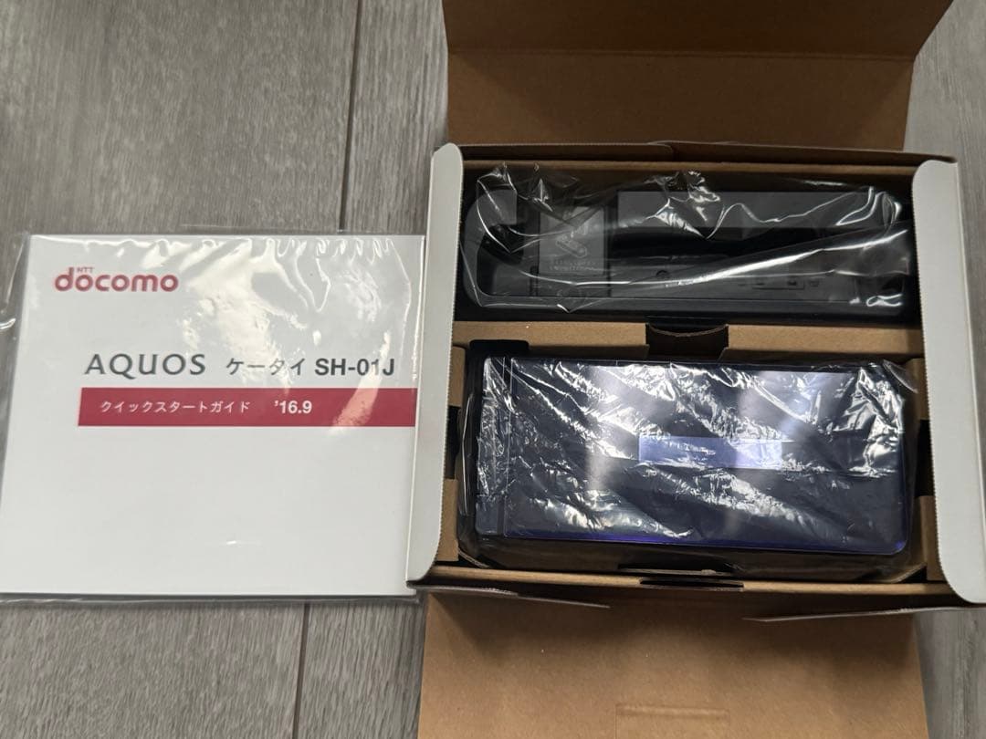docomo AQUOS SH01J 本体