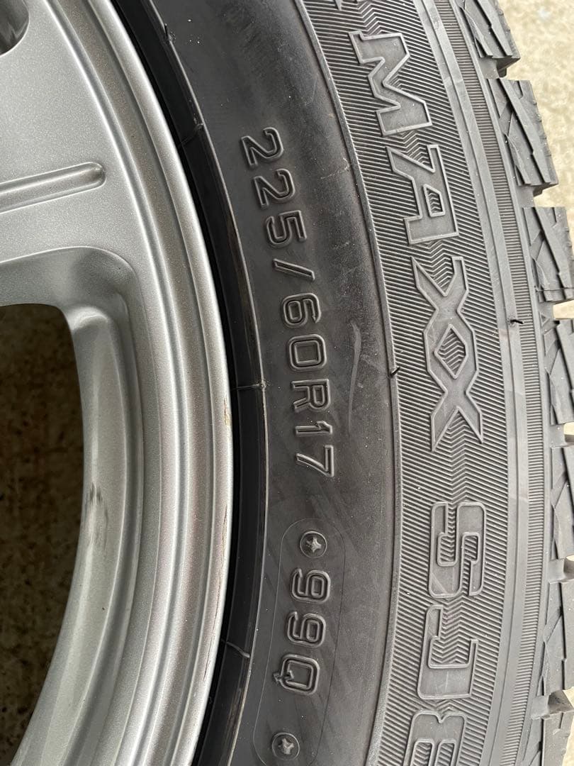 バリ山！　225/60R17 アルファード　ヴェルファイア　デリカD5
