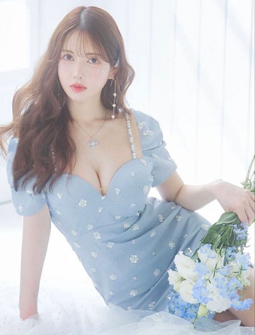 水色フラワー刺繍オフショルダードレス　フラワースパンコールドレス　Jewels