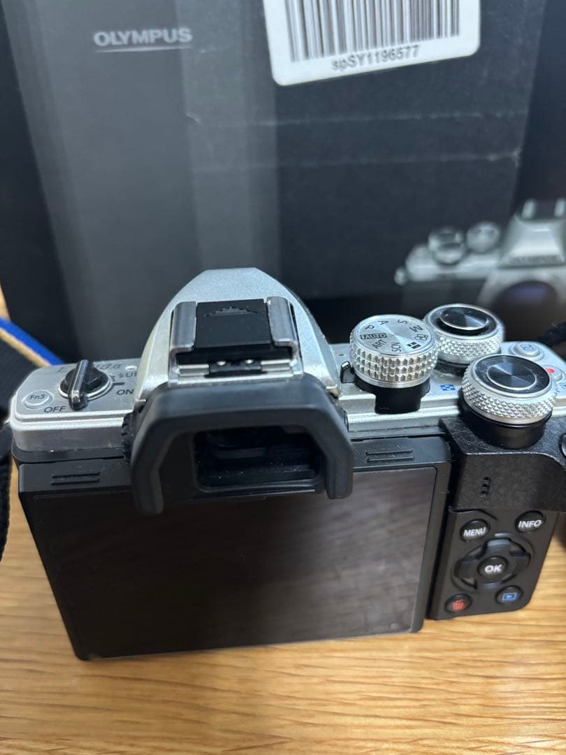 OLYMPUS OM-D E-M10 MarkII 【S数1116回】
