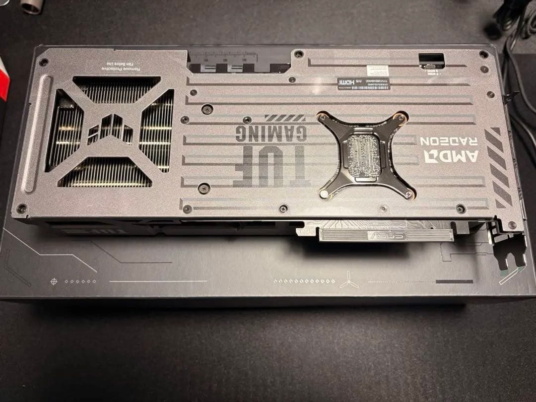 グラフィックボード・グラボ・ビデオカード ASUS TUF Gaming Radeon RX 9070 16GB