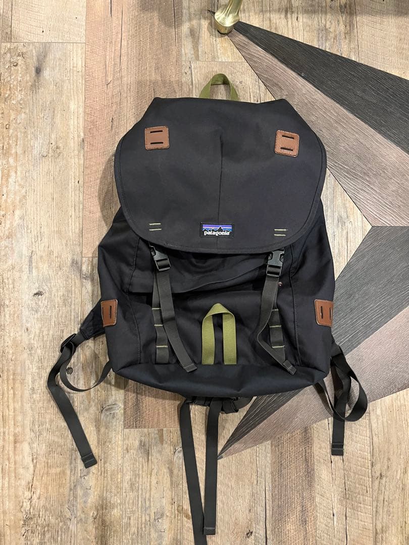 美品 patagonia ブラック バックパック リュック パタゴニア