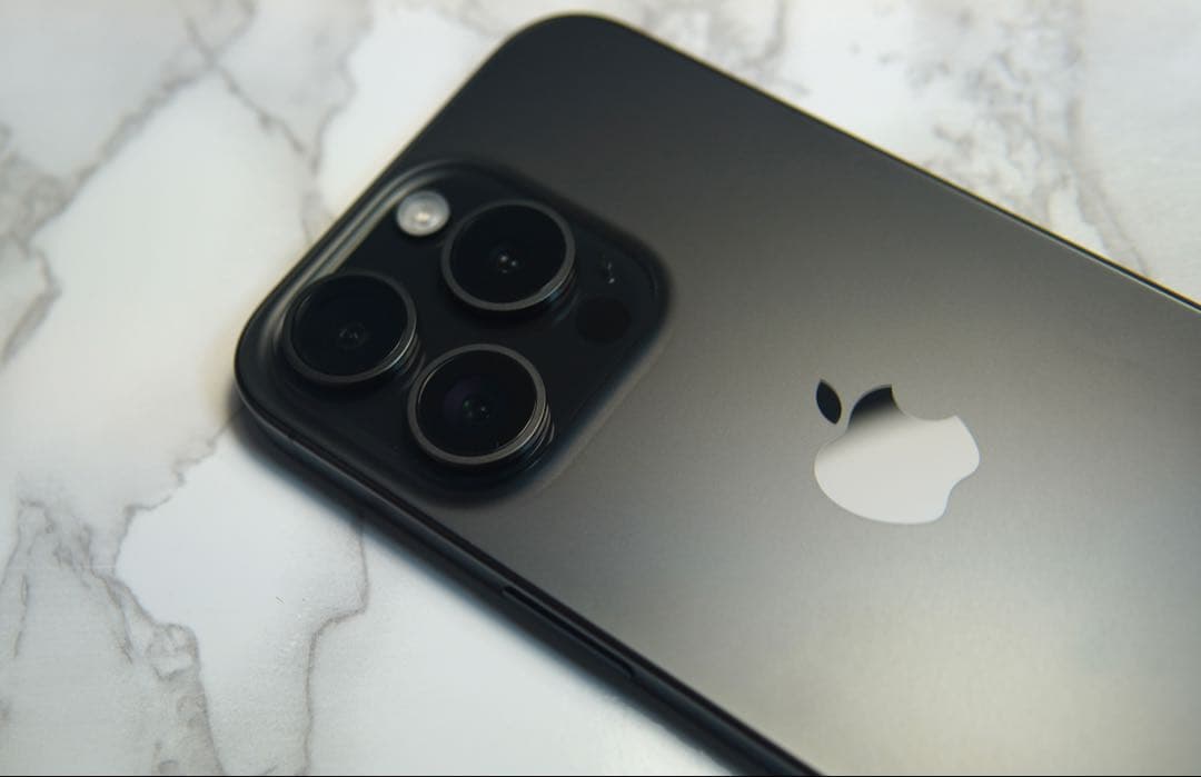 Apple iPhone 15 Pro SIMフリー 512GB 美品