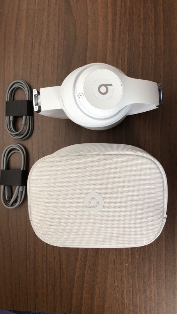 新品開封 Beats Studio proヘッドホン マットホワイト 希少カラー