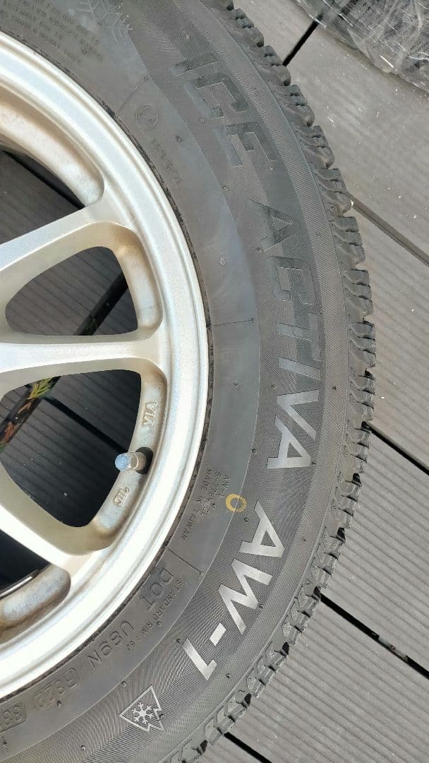 15インチ スタッドレスタイヤ ホイール付 4本セット