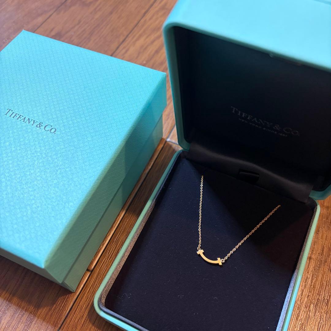 Tiffany & Co. k18 Tスマイルネックレス