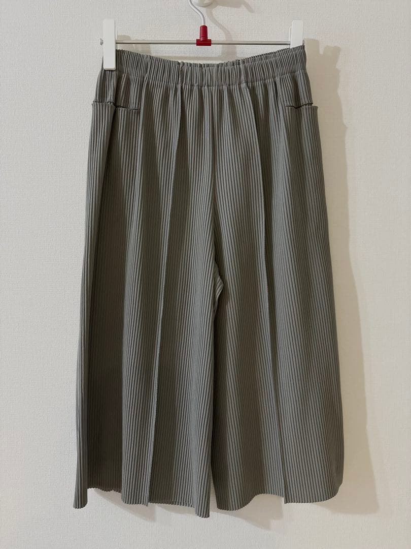 新品タグ付 me ISSEY MIYAKE ミー イッセイミヤケ プリーツパンツ