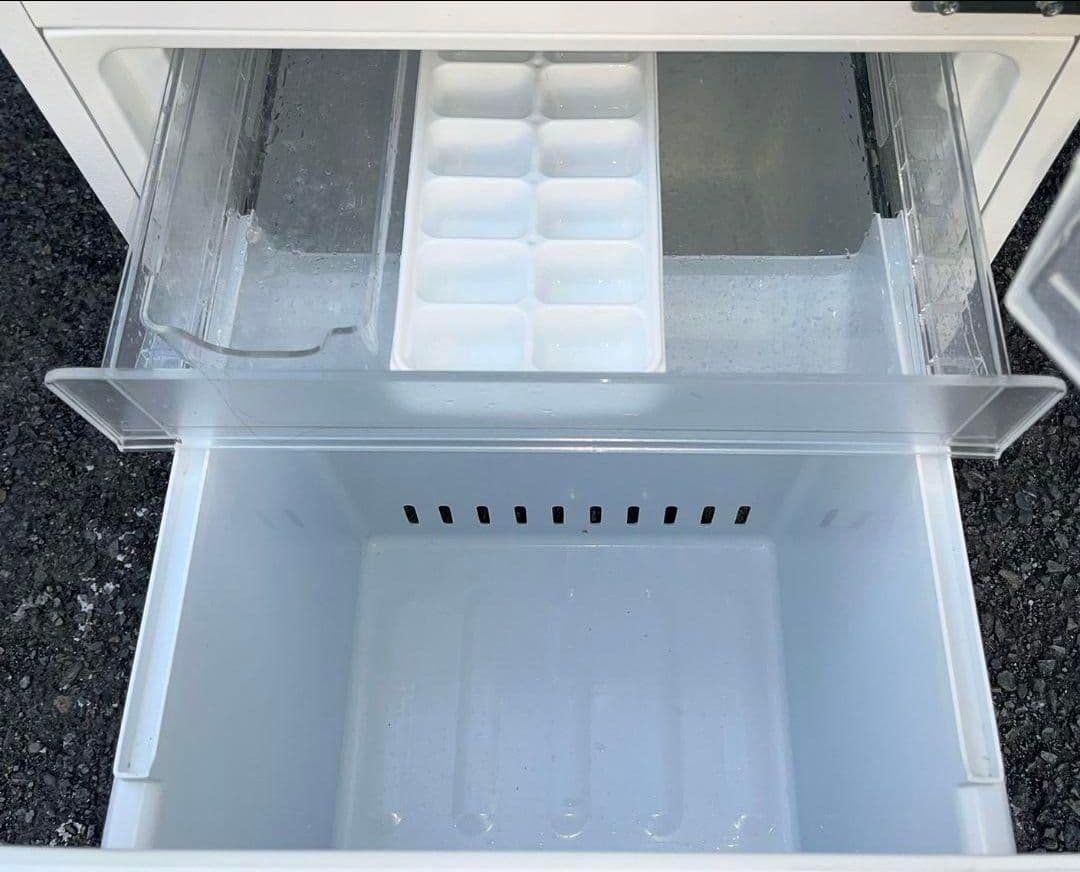 ヤマダ冷凍冷蔵庫　156L 大容量ドアポケット　LED照明　2022年製