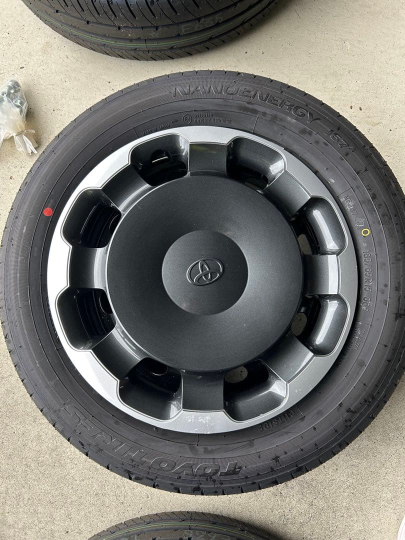 その①2本のみ　トヨタ シエンタハイブリッドZ 15インチ