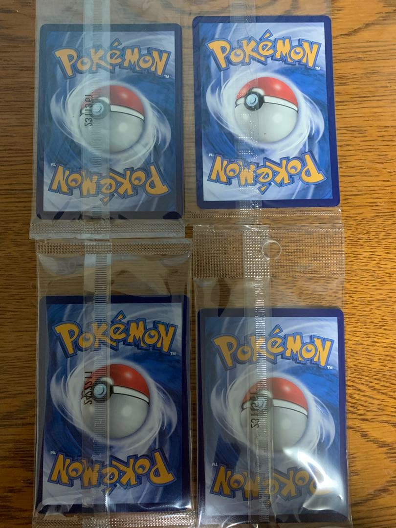 バティックシャツのピカチュウ　未開封　4枚セット