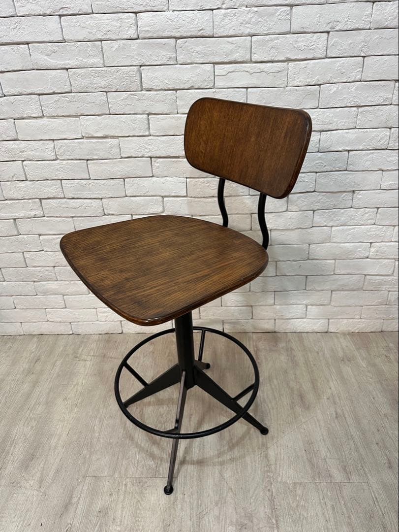 【ましゅう】静岡までの送料込み　関家具　カウンターチェア　ハイスツール