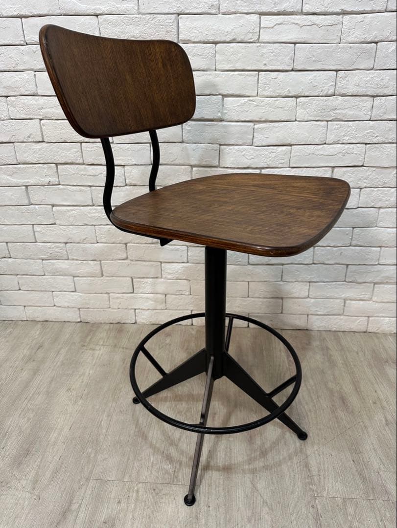 【ましゅう】静岡までの送料込み　関家具　カウンターチェア　ハイスツール