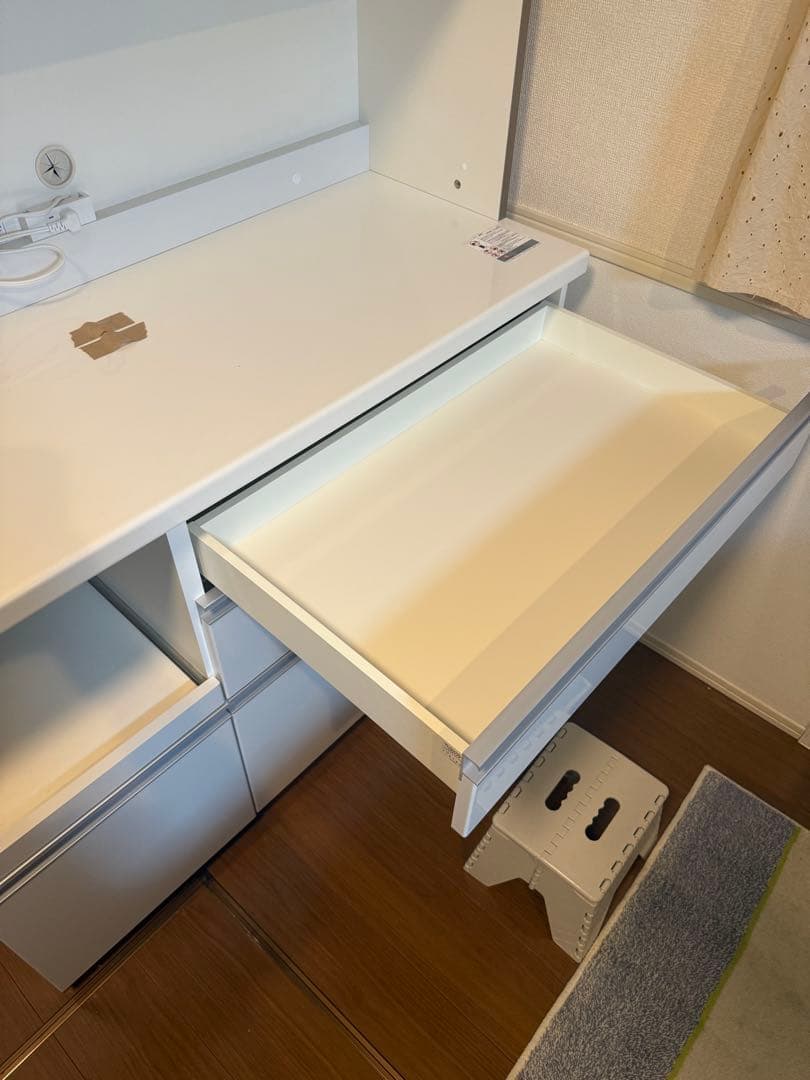 週末限定価格　パモウナ キッチンボード カップボードキッチン収納