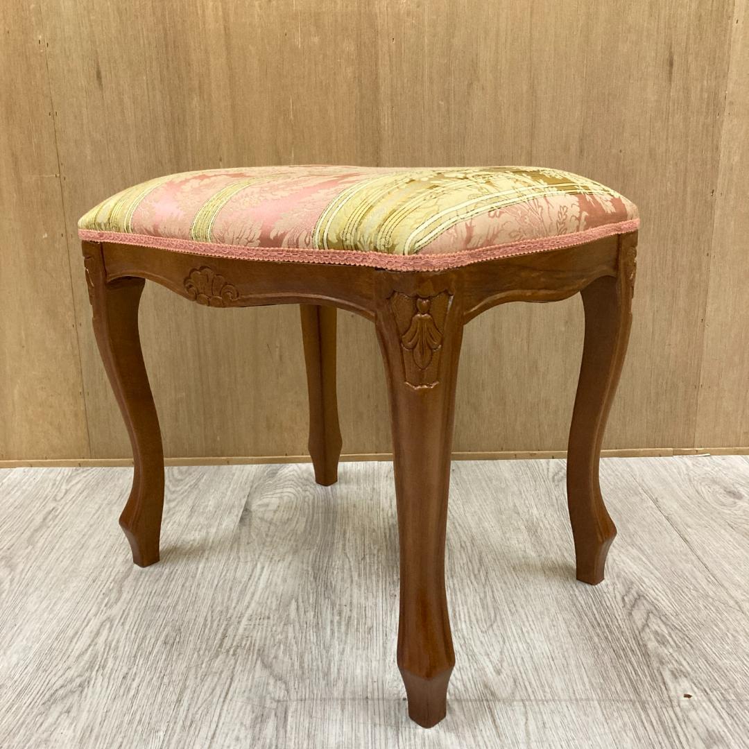 イタリア 　猫脚　スツール　オットマン　クラシック 　A