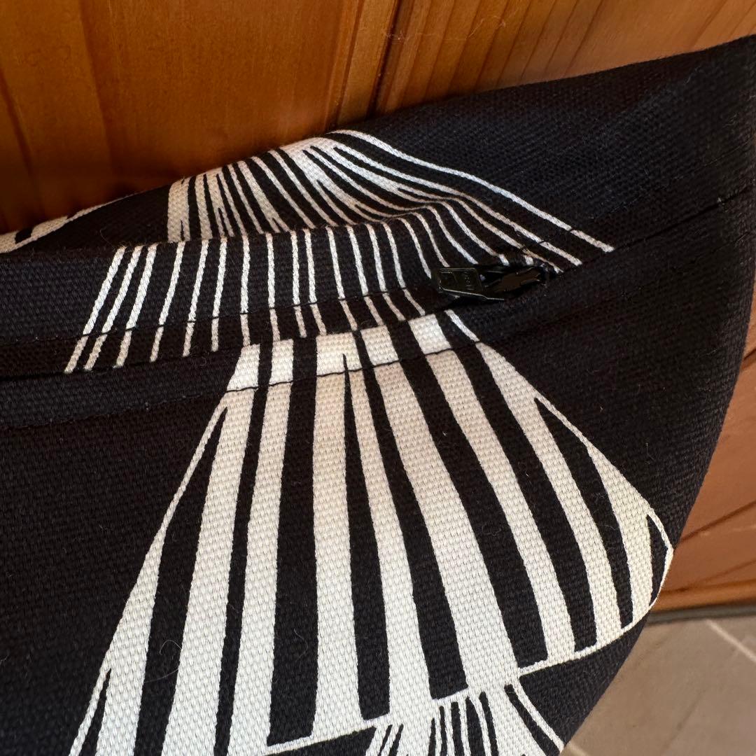 ２枚セット？マリメッコ　新品　クッションカバー　クーシコッサ もみの木　ブラック