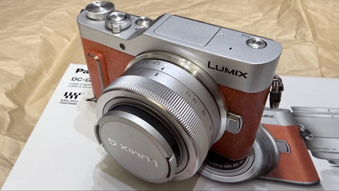 ほぼ新品 LUMIX DC-GF10W その他付属品