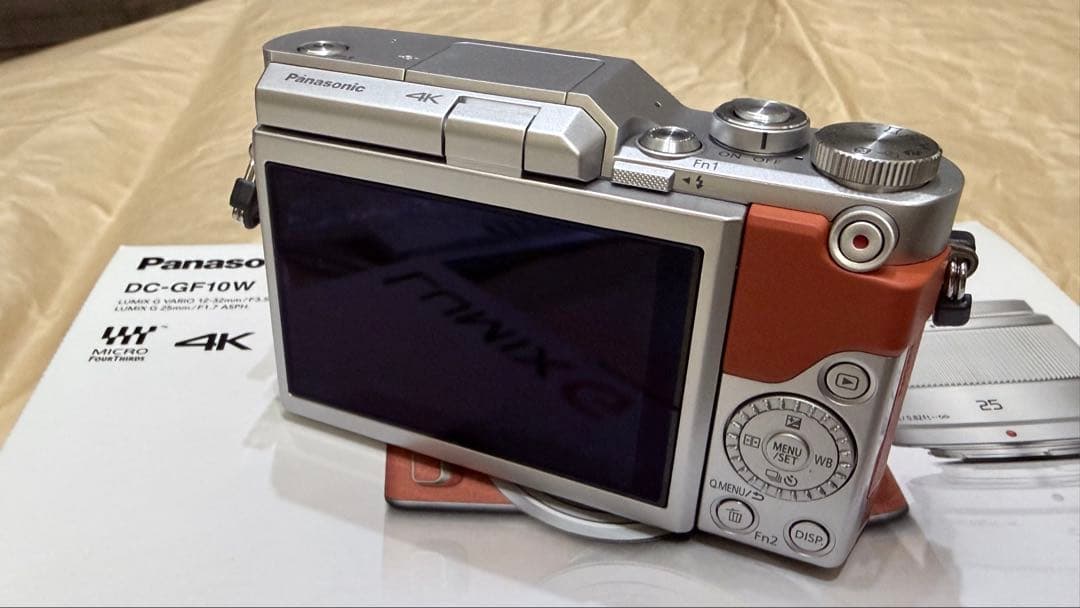 ほぼ新品 LUMIX DC-GF10W その他付属品