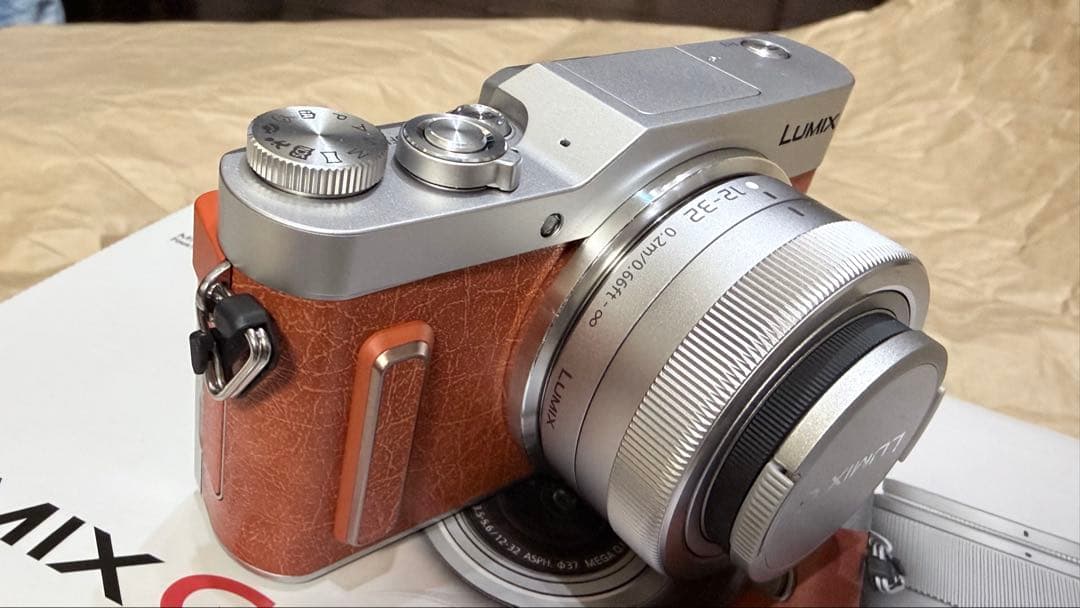 ほぼ新品 LUMIX DC-GF10W その他付属品