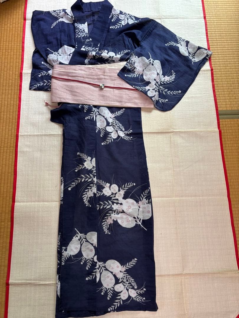 【綿麻　上品浴衣】古今　紺色 浴衣 単品　ピンク小花＆葉模様 手縫い 着物風にも