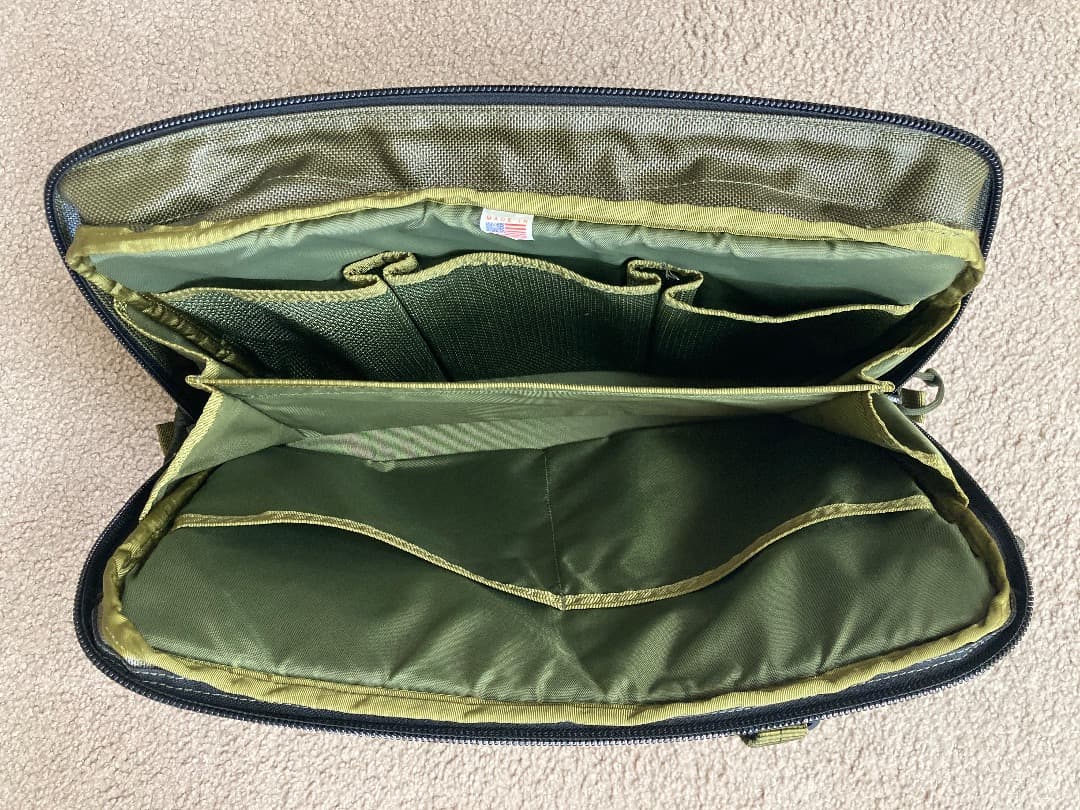 美品！BRIEFING A4 ライナー