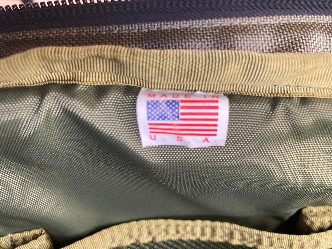 美品！BRIEFING A4 ライナー